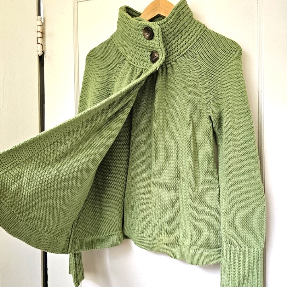 Old Navy 2 button shawl (M) - Picture 2 of 9